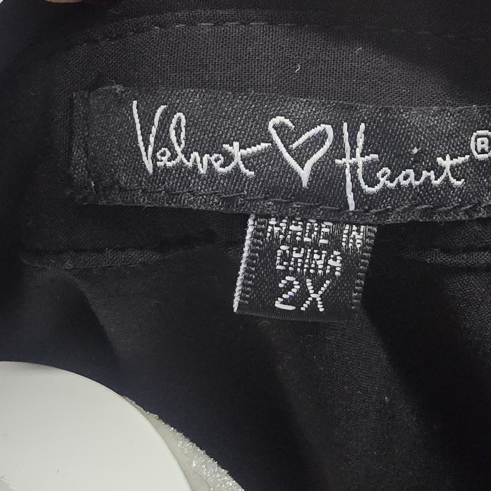 Velvet Heart Black Shirt - Picture 2 of 2